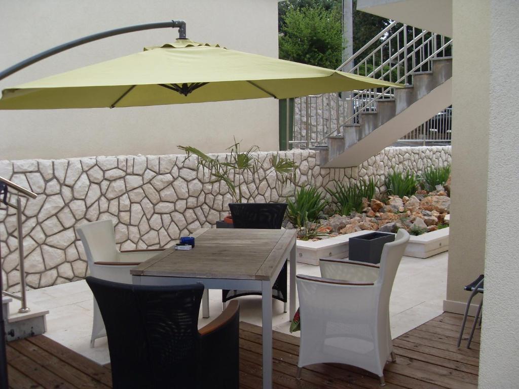 Apartments Ilona Novi Vinodolski Extérieur photo